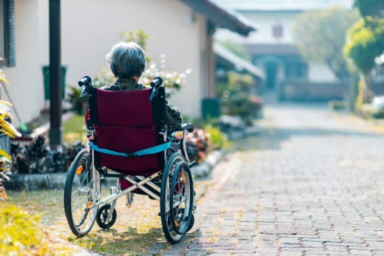 A Closer Look at Dementia and Alzheimer's: Know the Difference